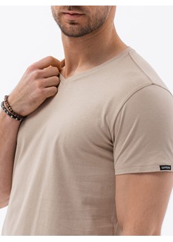 Klasyczna męska koszulka z dekoltem w serek BASIC - piaskowy V5 S1369 ze sklepu ombre w kategorii T-shirty męskie - zdjęcie 159006071