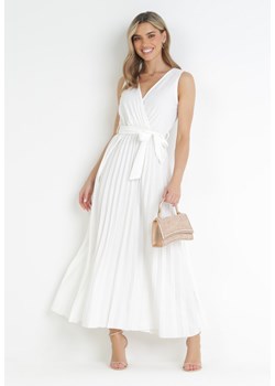 Biała Plisowana Sukienka Maxi z Gumką w Pasie i Materiałowym Paskiem Biak ze sklepu Born2be Odzież w kategorii Sukienki - zdjęcie 159008024