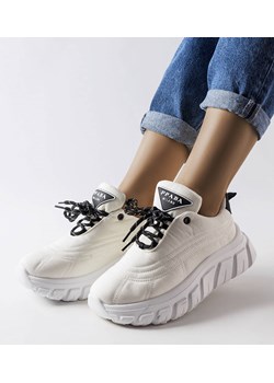 Białe sneakersy Aisys ze sklepu gemre w kategorii Buty sportowe damskie - zdjęcie 159049740