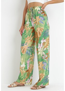 Zielone Szerokie Spodnie z Wiskozy w Kwiaty Naomie ze sklepu Born2be Odzież w kategorii Spodnie damskie - zdjęcie 159124764