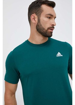 adidas t-shirt bawełniany Essentials kolor zielony gładki IJ6111 ze sklepu ANSWEAR.com w kategorii T-shirty męskie - zdjęcie 159131204