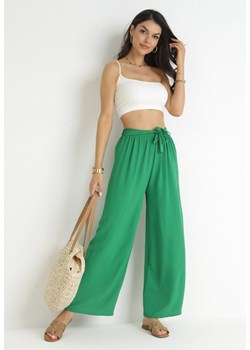 Zielone Szerokie Spodnie z Materiałowym Paskiem i Gumką w Talii Dellisa ze sklepu Born2be Odzież w kategorii Spodnie damskie - zdjęcie 159178514