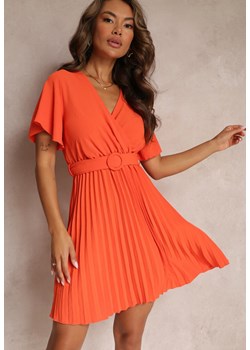 Pomarańczowa Sukienka Plisowana z Paskiem i Kopertowym Dekoltem Azelea ze sklepu Renee odzież w kategorii Sukienki - zdjęcie 159227721
