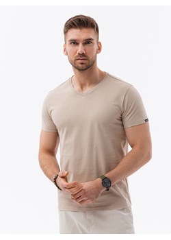 Klasyczna męska koszulka z dekoltem w serek BASIC - piaskowy V5 S1369 ze sklepu ombre w kategorii T-shirty męskie - zdjęcie 159251221