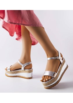 Srebrne sandały na koturnie Access ze sklepu gemre w kategorii Espadryle damskie - zdjęcie 159256083