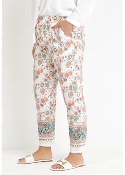 Białe Wiskozowe Spodnie w Kwiaty z Marszczoną Gumką w Pasie Idila ze sklepu Born2be Odzież w kategorii Spodnie damskie - zdjęcie 159265614