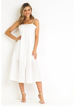 Biała Sukienka z Kwadratowym Dekoltem i Ozdobną Fakturą Raiya ze sklepu Born2be Odzież w kategorii Sukienki - zdjęcie 159316624