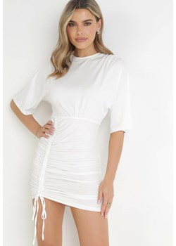 Biała Sukienka Mini z Rękawem typu Nietoperz Nezia ze sklepu Born2be Odzież w kategorii Sukienki - zdjęcie 159331430