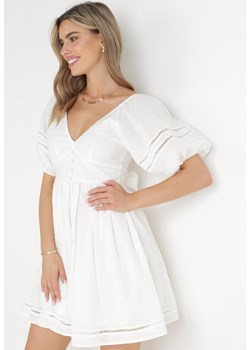 Biała Sukienka Mini z Głębokim Dekoltem z Lnu i Bawełny Janova ze sklepu Born2be Odzież w kategorii Sukienki - zdjęcie 160046142