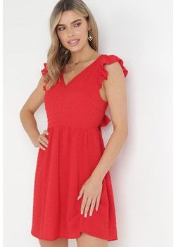 Czerwona Rozkloszowana Sukienka Mini z Tkaniny Plumeti i Odkrytymi Plecami Caitadi ze sklepu Born2be Odzież w kategorii Sukienki - zdjęcie 160050414