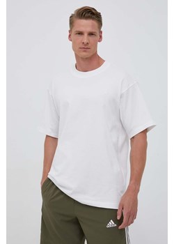 adidas Originals t-shirt bawełniany kolor biały z aplikacją IM4388 ze sklepu ANSWEAR.com w kategorii T-shirty męskie - zdjęcie 160058120