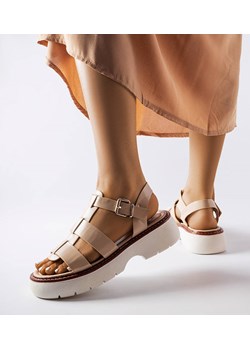 Beżowe sandały na platformie Loli ze sklepu gemre w kategorii Sandały damskie - zdjęcie 160058853