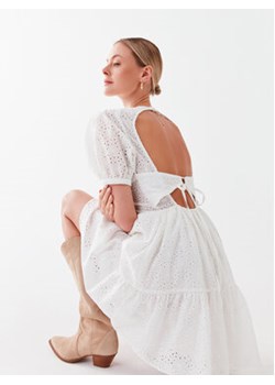 Desigual Sukienka codzienna Limon 23SWVW85 Biały Regular Fit ze sklepu MODIVO w kategorii Sukienki - zdjęcie 160070841