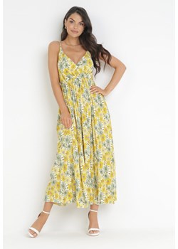 Żółta Plisowana Sukienka Maxi na Cienkich Regulowanych Ramiączkach Iazza ze sklepu Born2be Odzież w kategorii Sukienki - zdjęcie 160288342