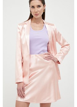 Guess spódnica kolor różowy mini rozkloszowana ze sklepu ANSWEAR.com w kategorii Spódnice - zdjęcie 160335211