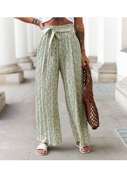 Zielone szerokie plisowane spodnie Pietro ze sklepu gemre w kategorii Spodnie damskie - zdjęcie 160422640