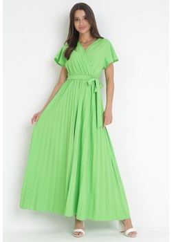 Zielona Elegancka Sukienka Maxi w Plisy z Kopertowym Dekoltem i Wiązaniem Thessi ze sklepu Born2be Odzież w kategorii Sukienki - zdjęcie 160488270
