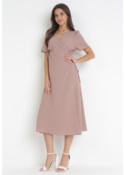 Ciemnobeżowa Kopertowa Sukienka Midi z Materiałowym Paskiem Rahellitte ze sklepu Born2be Odzież w kategorii Sukienki - zdjęcie 160488300