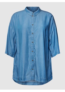 Bluzka jeansowa PLUS SIZE z lyocellu z listwą guzikową model ‘Vibe’ ze sklepu Peek&Cloppenburg  w kategorii Koszule damskie - zdjęcie 160507402