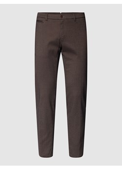 Spodnie o kroju regular fit z fakturowanym wzorem model ‘Fabio’ ze sklepu Peek&Cloppenburg  w kategorii Spodnie męskie - zdjęcie 160549442