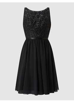 Sukienka koktajlowa z kamieniami stras ze sklepu Peek&Cloppenburg  w kategorii Sukienki - zdjęcie 160590702