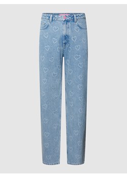 Jeansy o kroju relaxed fit ze wzorem na całej powierzchni ze sklepu Peek&Cloppenburg  w kategorii Jeansy męskie - zdjęcie 160606304