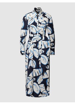 Długa sukienka z wiązanym paskiem ze sklepu Peek&Cloppenburg  w kategorii Sukienki - zdjęcie 160669332