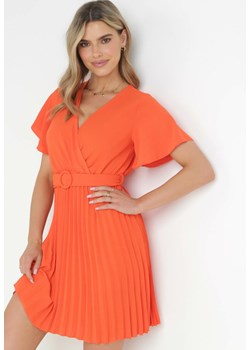 Pomarańczowa Sukienka Plisowana z Kopertowym Dekoltem Zamiya ze sklepu Born2be Odzież w kategorii Sukienki - zdjęcie 160920991