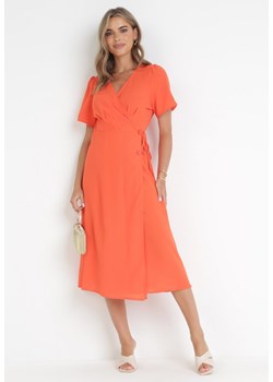 Pomarańczowa Kopertowa Sukienka Midi z Materiałowym Paskiem Rahellitte ze sklepu Born2be Odzież w kategorii Sukienki - zdjęcie 160921163