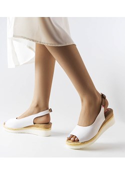 Białe sandały na koturnie Big Star JJ276047 ze sklepu gemre w kategorii Espadryle damskie - zdjęcie 160949364