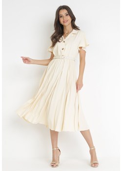 Beżowa Plisowana Midi Sukienka na Guziki z Paskiem i Klamrą Taretha ze sklepu Born2be Odzież w kategorii Sukienki - zdjęcie 160970691