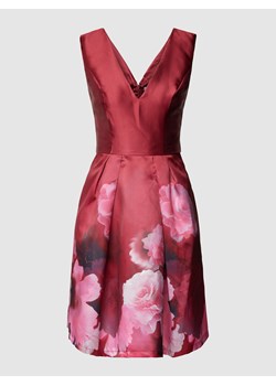 Sukienka koktajlowa z dekoltem w serek ze sklepu Peek&Cloppenburg  w kategorii Sukienki - zdjęcie 160982902