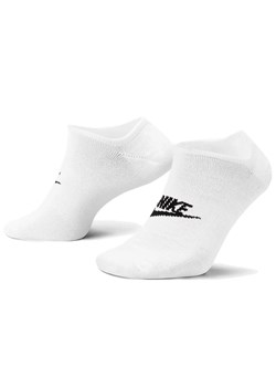 Skarpetki Nike Sportswear Everyday Essential DX5075-100 - białe ze sklepu streetstyle24.pl w kategorii Skarpetki męskie - zdjęcie 161007303