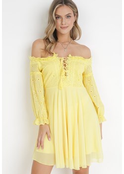 Żółta Sukienka Mini ze Sznurowaniem Ozdobiona Koronką Olymetina ze sklepu Born2be Odzież w kategorii Sukienki - zdjęcie 161039913