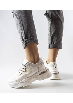 Białe sneakersy zdobione brokatem Beatrice ze sklepu gemre w kategorii Buty sportowe damskie - zdjęcie 161040122