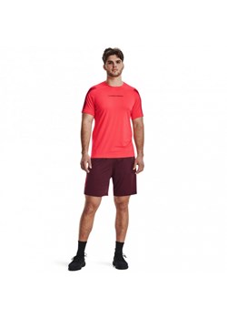 Męskie spodenki treningowe Under Armour Tech Graphic Short - bordowe ze sklepu Sportstylestory.com w kategorii Spodenki męskie - zdjęcie 161043852