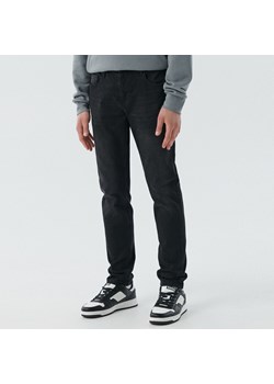 Cropp - Czarne jeansy męskie slim - czarny ze sklepu Cropp w kategorii Jeansy męskie - zdjęcie 161059190
