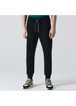 Cropp - Czarne joggery jeansowe męskie - czarny ze sklepu Cropp w kategorii Spodnie męskie - zdjęcie 161059191