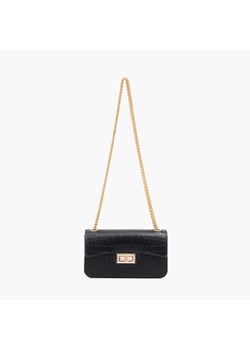 Cropp - Czarna torebka z łańcuszkiem - czarny ze sklepu Cropp w kategorii Kopertówki - zdjęcie 161099861