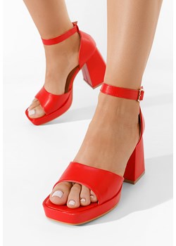 Czerwone sandały na słupku Alexaria V2 ze sklepu Zapatos w kategorii Sandały damskie - zdjęcie 161186882
