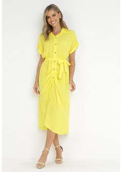 Żółta Koszulowa Sukienka Midi z Gumką w Talii i Materiałowym Paskiem z Wiskozy Skeisa ze sklepu Born2be Odzież w kategorii Sukienki - zdjęcie 161189913