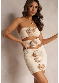 Beżowa Marszczona Dopasowana Sukienka Mini z Ozdobnymi Kwiatami Bez Ramiączek Sherid ze sklepu Renee odzież w kategorii Sukienki - zdjęcie 161200643