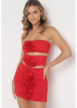 Czerwona Dopasowana Sukienka Mini bez Ramiączek Ozdobiona Kwiatami Illiona ze sklepu Born2be Odzież w kategorii Sukienki - zdjęcie 161200904