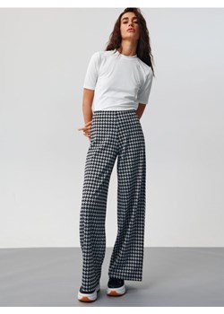 Sinsay - Spodnie ze wzorem w pepitkę - wielobarwny ze sklepu Sinsay w kategorii Spodnie damskie - zdjęcie 161211344