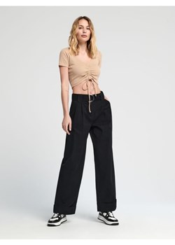 Sinsay - Spodnie z paskiem - czarny ze sklepu Sinsay w kategorii Spodnie damskie - zdjęcie 161212551
