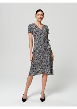 Sinsay - Sukienka midi z wiązaniem - wielobarwny ze sklepu Sinsay w kategorii Sukienki - zdjęcie 161214563