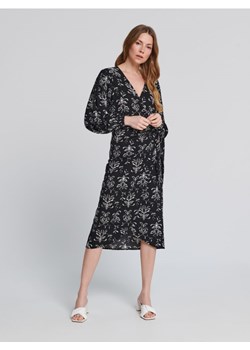 Sinsay - Sukienka midi ze wzorem - wielobarwny ze sklepu Sinsay w kategorii Sukienki - zdjęcie 161215033