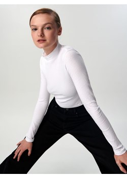 Sinsay - Crop top w prążki - biały ze sklepu Sinsay w kategorii Bluzki damskie - zdjęcie 161216342