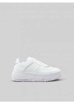 Sinsay - Sneakersy - biały ze sklepu Sinsay w kategorii Buty sportowe damskie - zdjęcie 161217541
