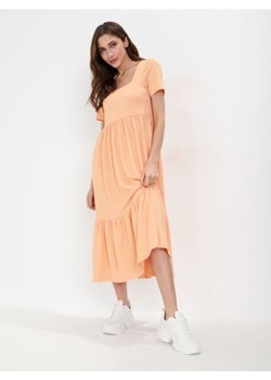 Sinsay - Sukienka midi z marszczeniami - pomarańczowy ze sklepu Sinsay w kategorii Sukienki - zdjęcie 161229883